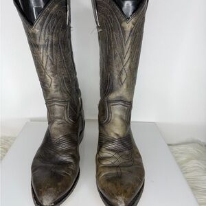 Frye since 1863 Distressed Leather Cowboy Boots size 8